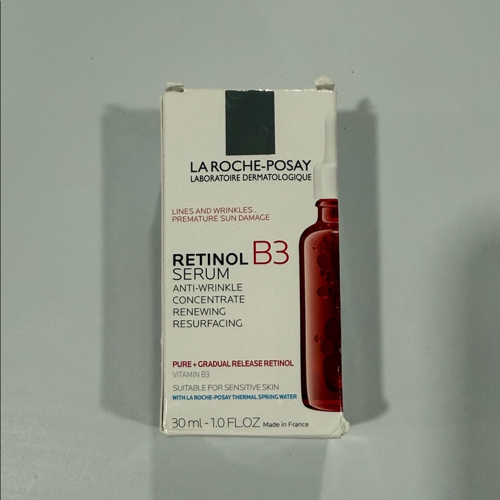 La Roche-Posay Retinol B3 Serum - Red and White